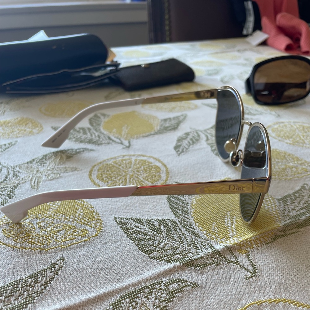 Dior Silver and White Sunglasses - Picture 4 of 10